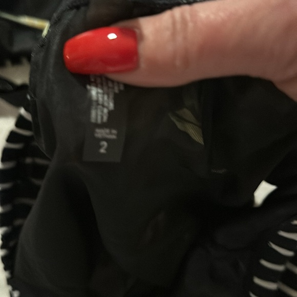 2 piece
Breezy Tropical Perfect Stripe
Top 4x
Bottom 2x - Picture 8 of 8